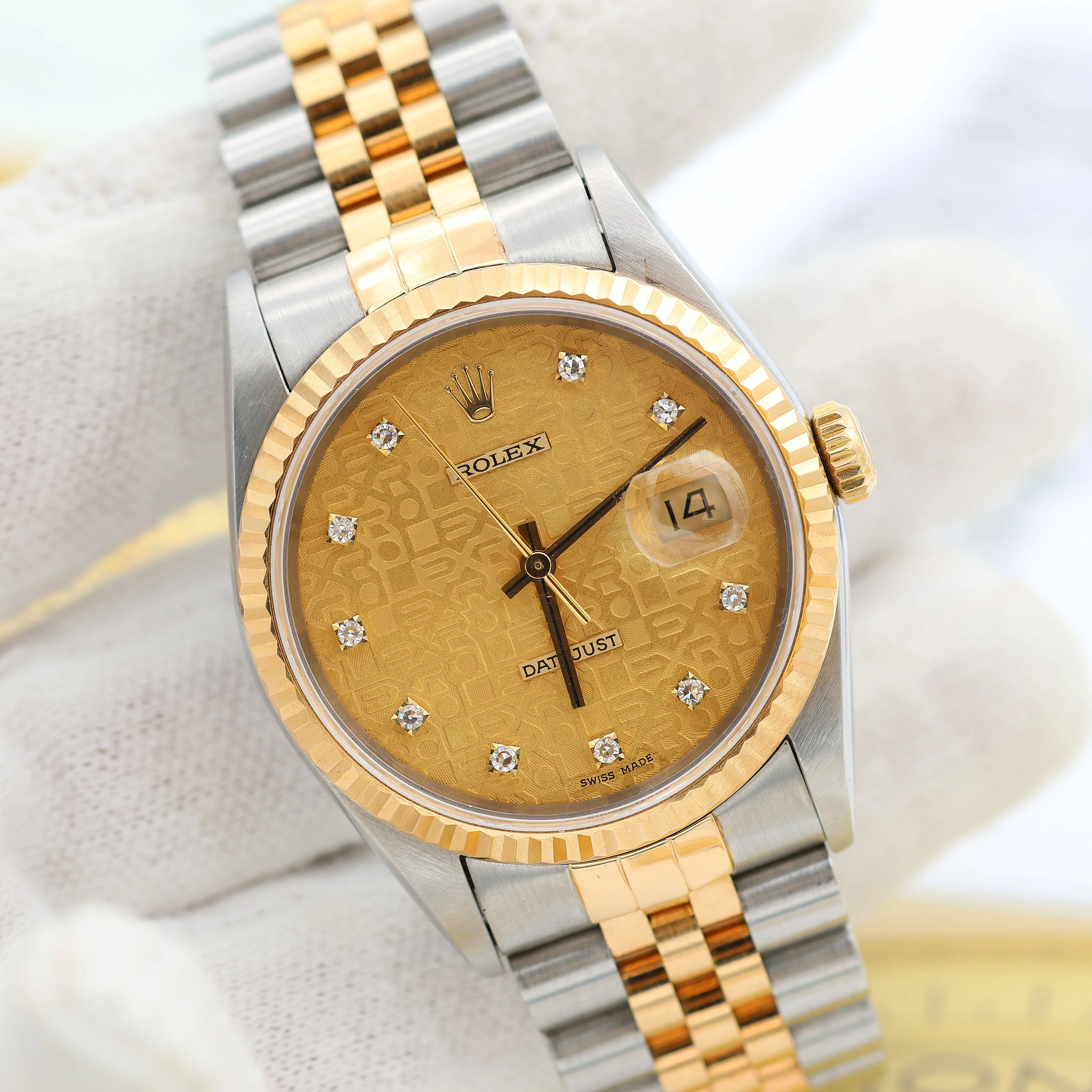 Datejust ref. 16233 - Champagne Millennary Diamonds Dial Jubilee Bracelet - Full Set