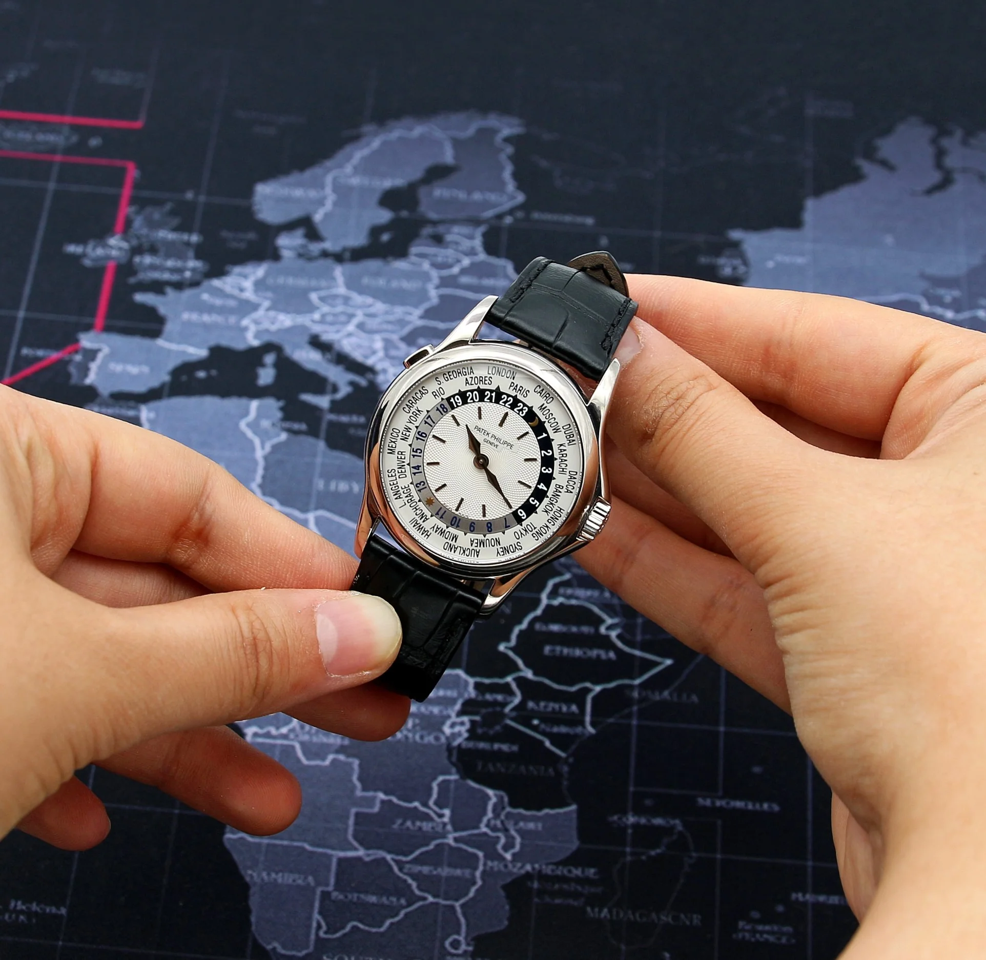 Patek Philippe World Time ref. 5110G-001 - Full Set - Image 2