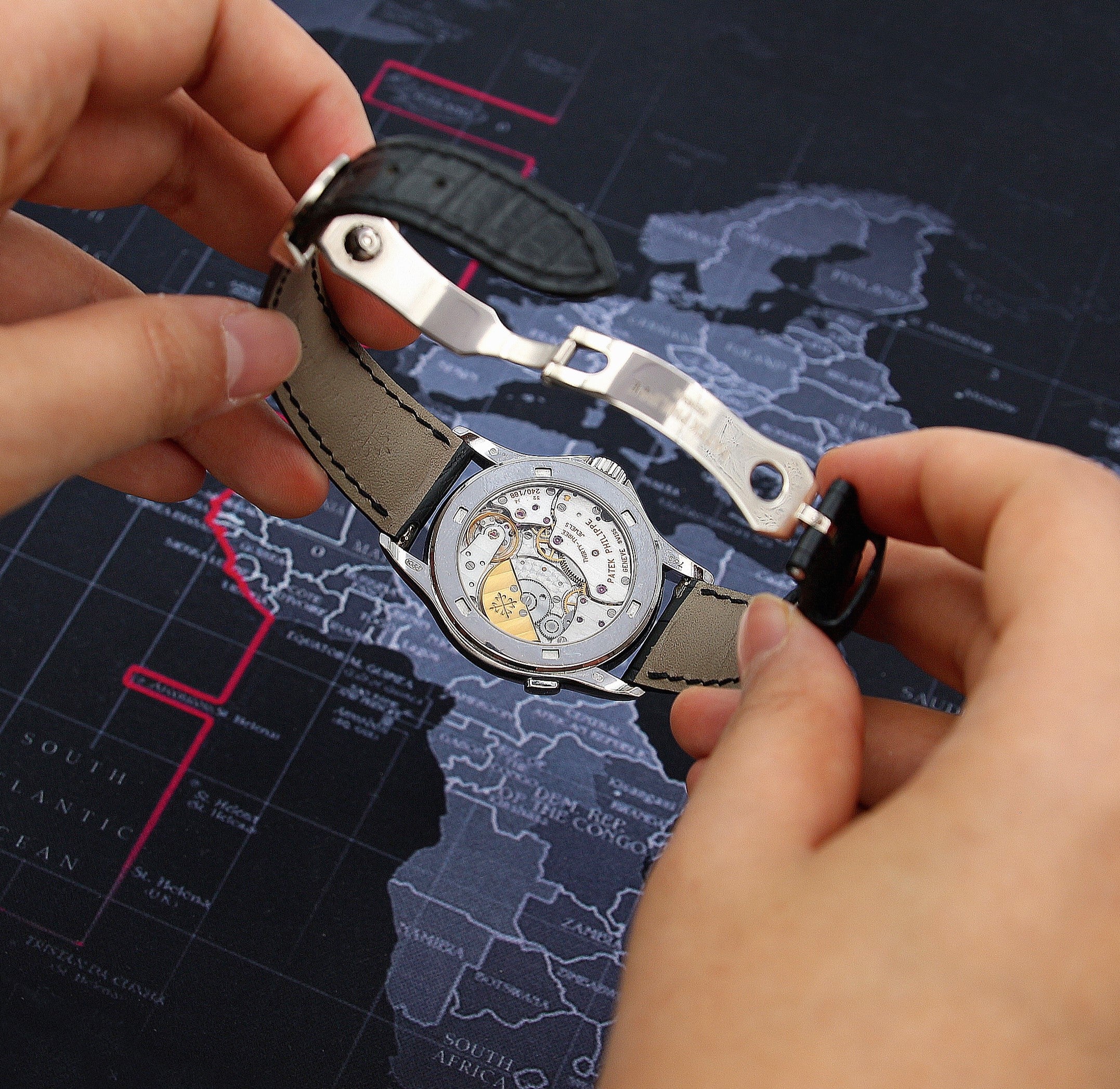 Patek Philippe World Time ref. 5110G-001 - Full Set - Image 4