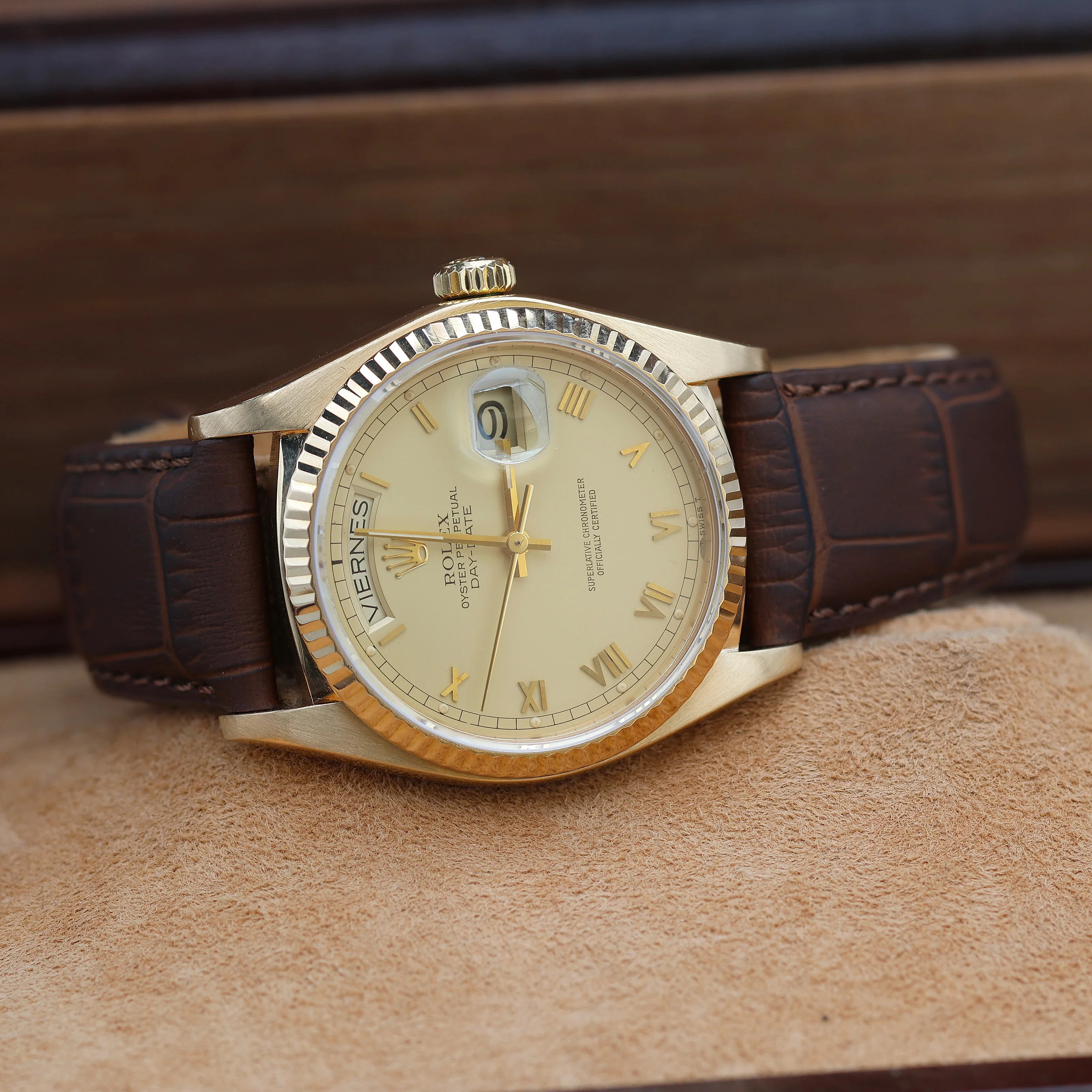 Rolex Day-Date ref. 18038 Champagne Roman Dial - Leather strap - Image 3