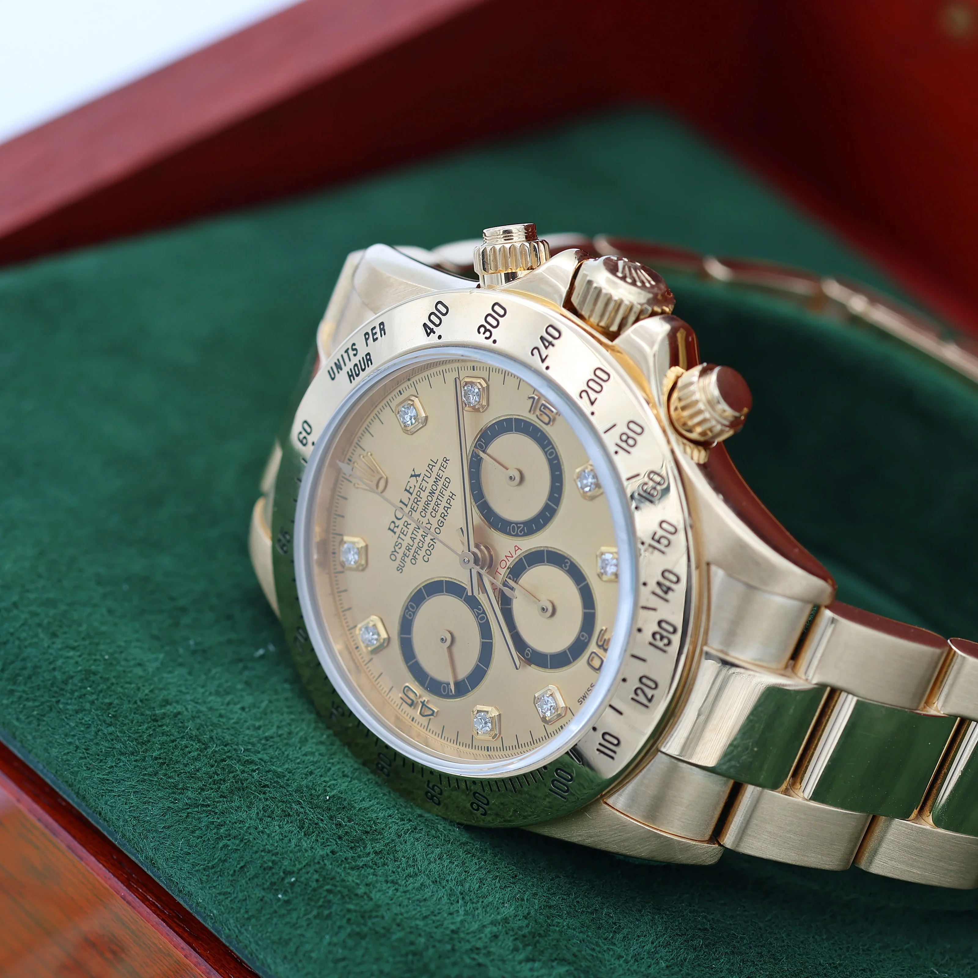 Rolex Daytona 16528 - Champagne Diamonds Dial