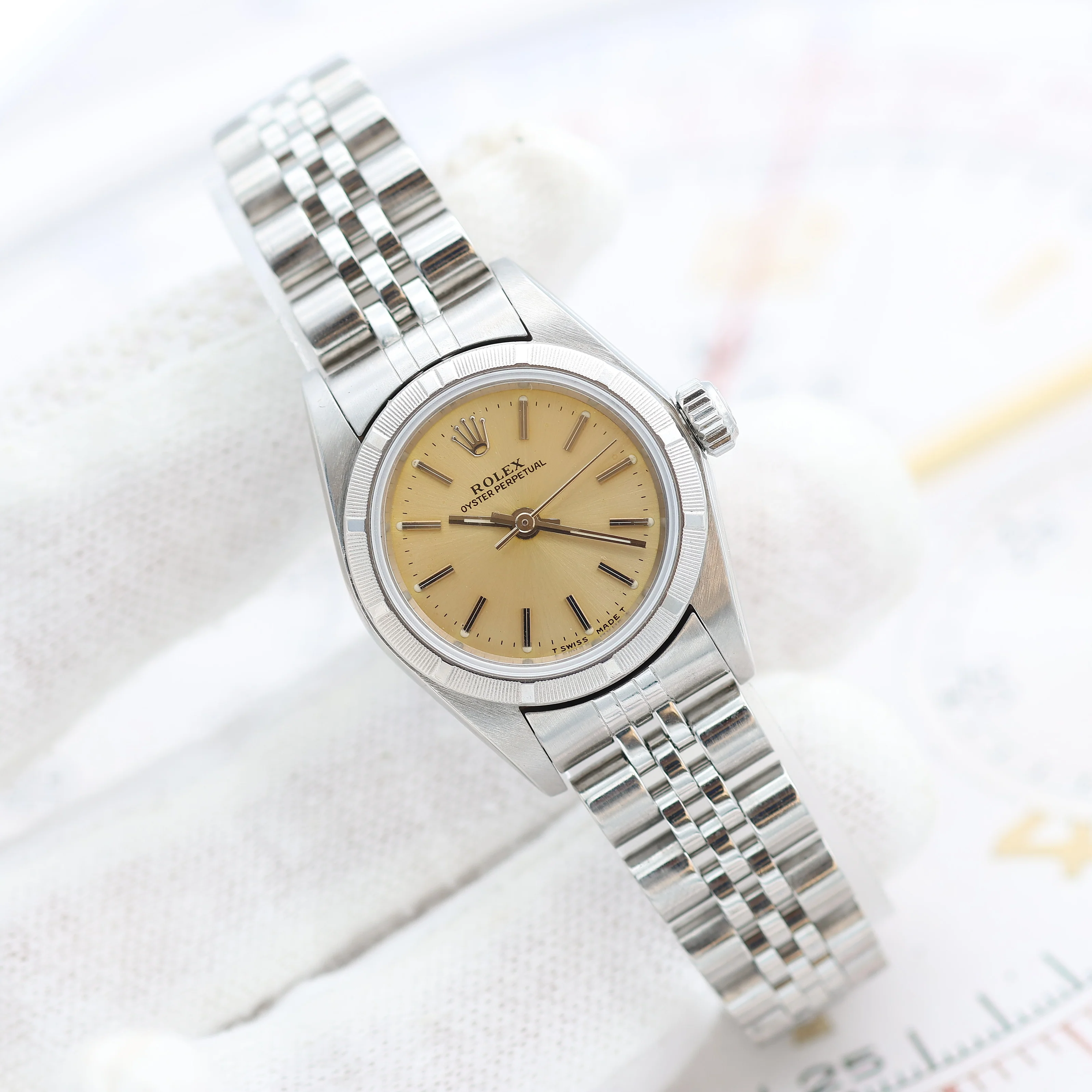 Rolex Lady Oyster Perpetual ref. 76030 - Champagne Dial - Jubilee Bracelet - Image 4