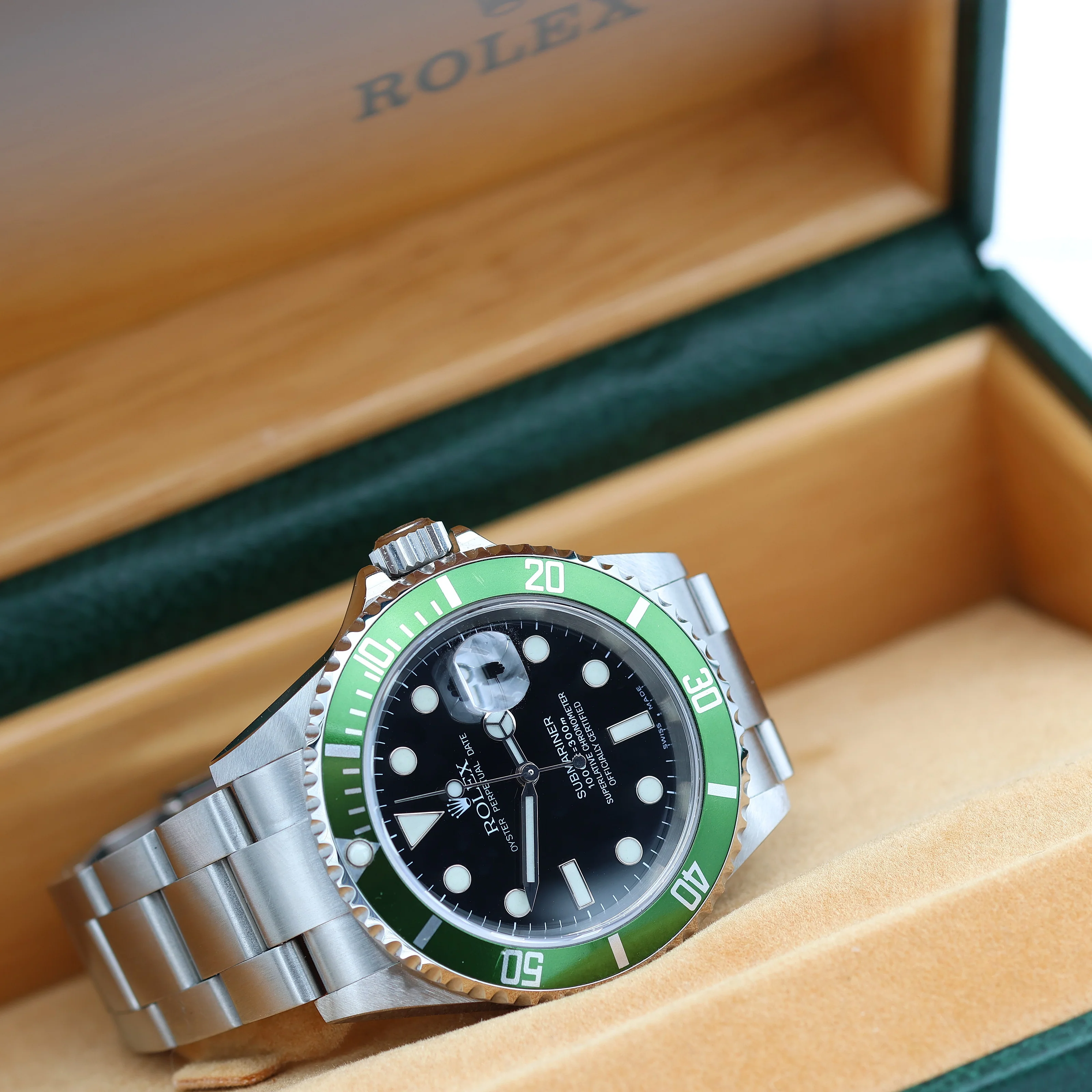 Rolex Submariner Date 16610LV (Kermit) with Green Bezel - Image 4