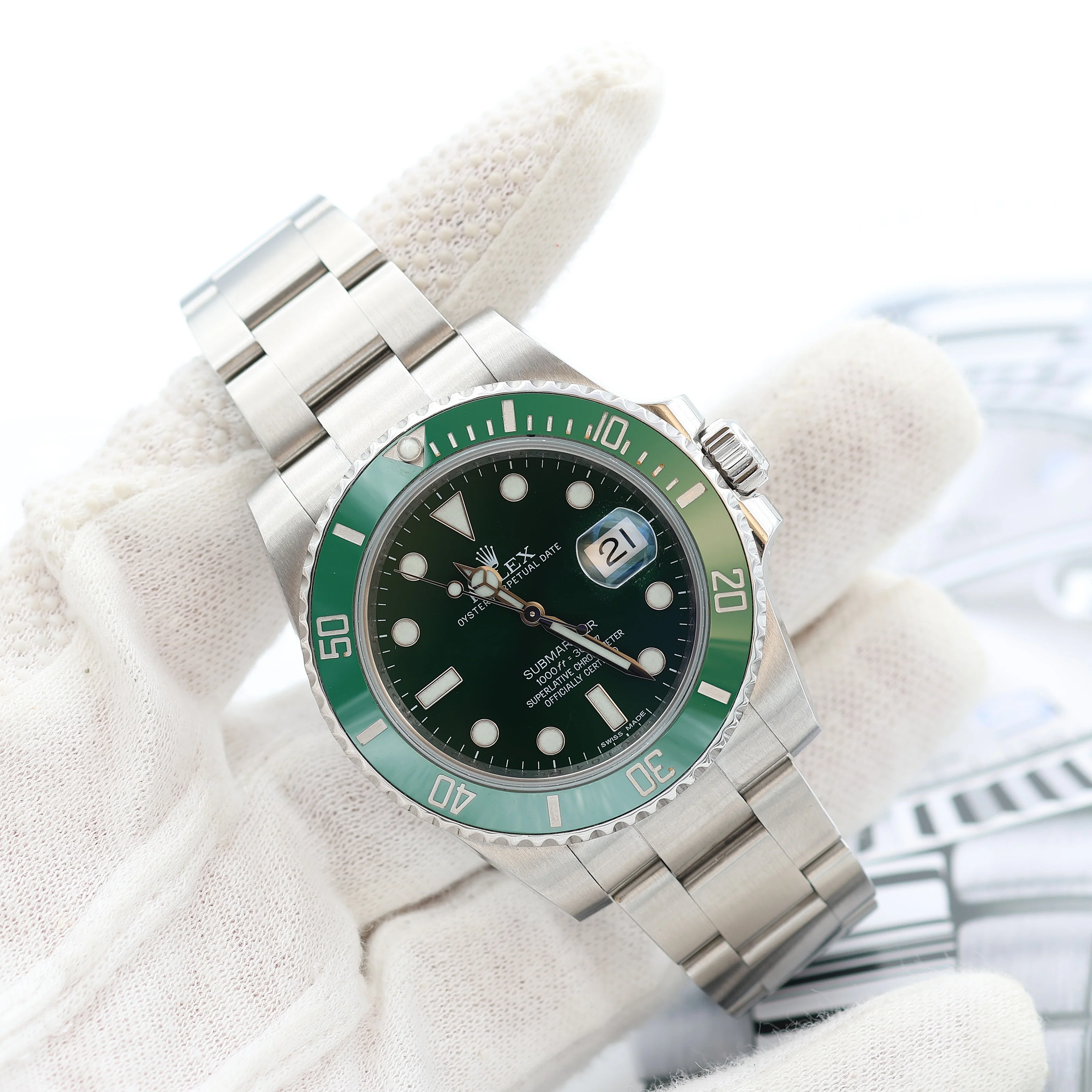 Rolex Submariner Green 116610LV (Hulk) in Steel - Green Dial - Full Set - Image 10